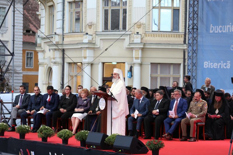 Peste 3000 de tineri din întreaga lume au trăit bucuria întâlnirii în Piața Mare din Sibiu