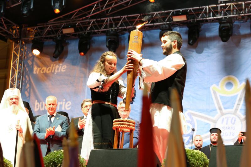 Peste 3000 de tineri din întreaga lume au trăit bucuria întâlnirii în Piața Mare din Sibiu