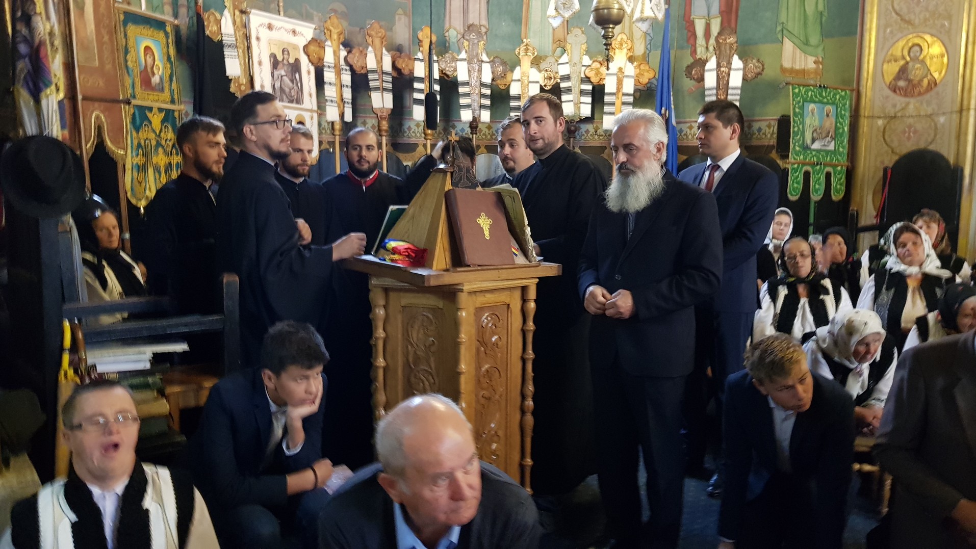 IPS Arhiepiscop Pimen, la Straja: „Să nu ne împuținăm sufletește atunci când suntem în necazuri și în suferințe”