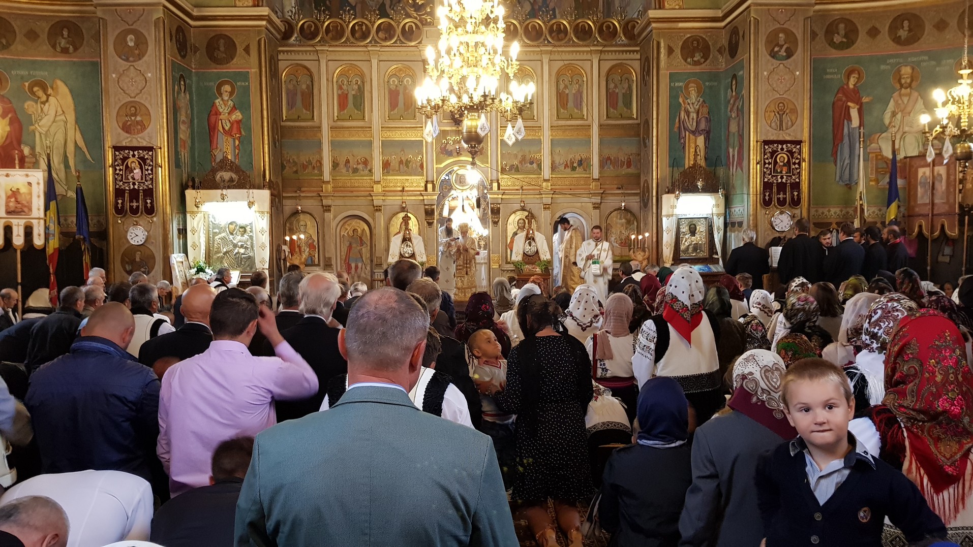 IPS Arhiepiscop Pimen, la Straja: „Să nu ne împuținăm sufletește atunci când suntem în necazuri și în suferințe”