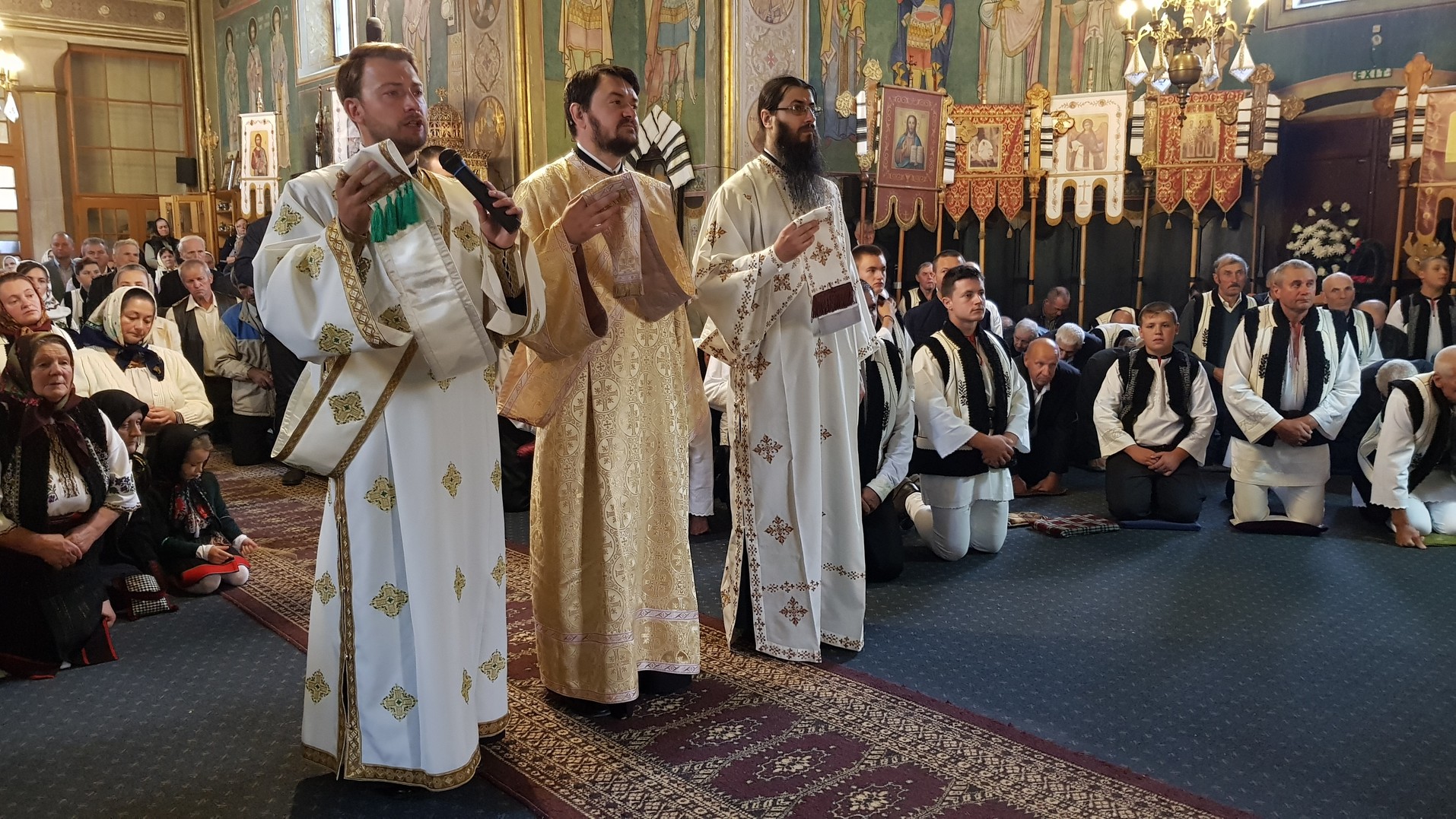 IPS Arhiepiscop Pimen, la Straja: „Să nu ne împuținăm sufletește atunci când suntem în necazuri și în suferințe”