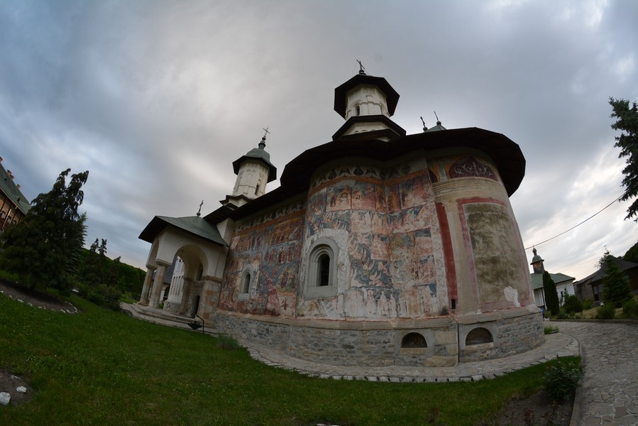 Înălţarea Sfintei Cruci în Mitropolia Moldovei şi Bucovinei