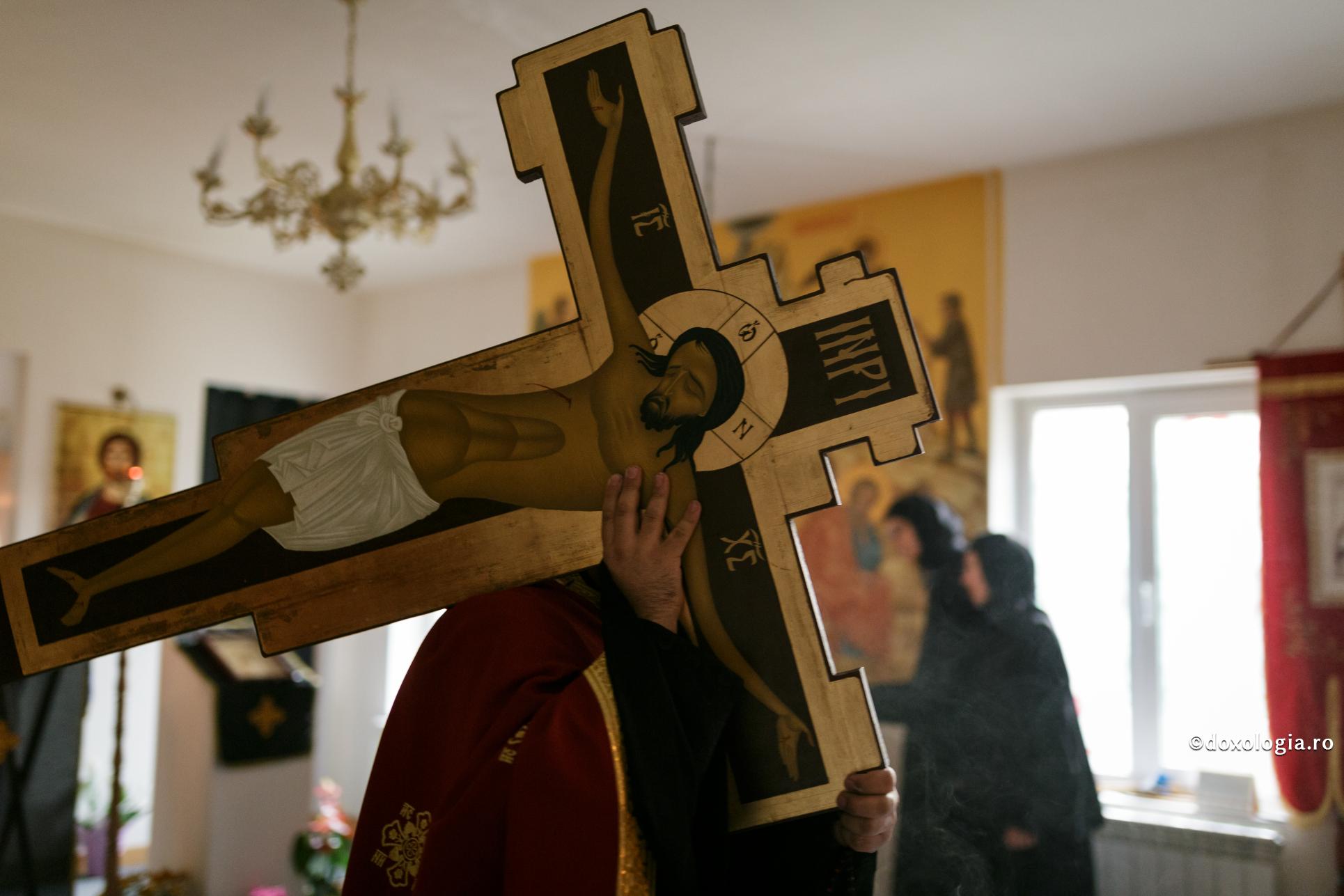 (Video) Duminica după Înălțarea Sfintei Cruci (Luarea Crucii și urmarea lui Hristos)