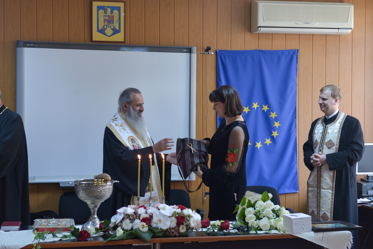 Foto: Alex Atudori IPS Mitropolit Teofan, la deschiderea anului școlar: „Din ce în ce mai mult, în lumea aceasta a schimbării, ni se propun nu certitudini, ci dileme”