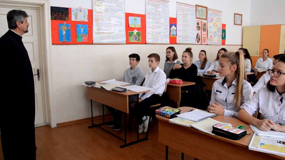 Parteneriat Biserică – Școală în Protopopiatul Moinești