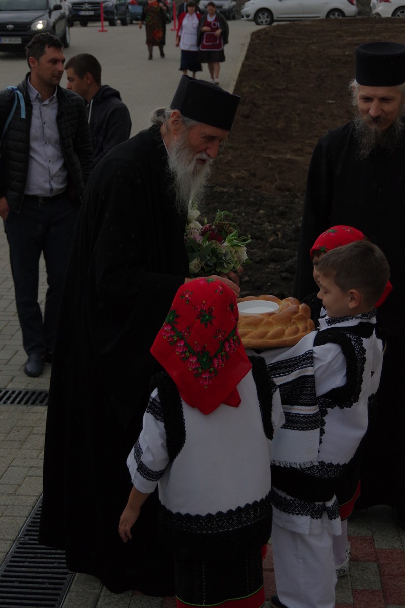 Sfinţirea noului sediu al Şcolii Primare „Sfântul Ioan cel Nou de la Suceava”