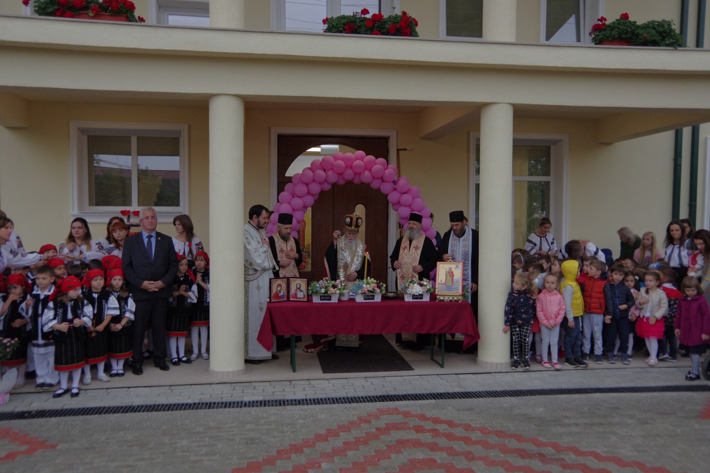 Sfinţirea noului sediu al Şcolii Primare „Sfântul Ioan cel Nou de la Suceava”