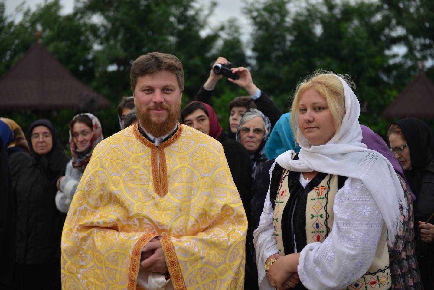 Sfințire de biserică la Bătrânești, Botoșani: „Sfânta Cruce ne identifică, ne arată cine suntem”