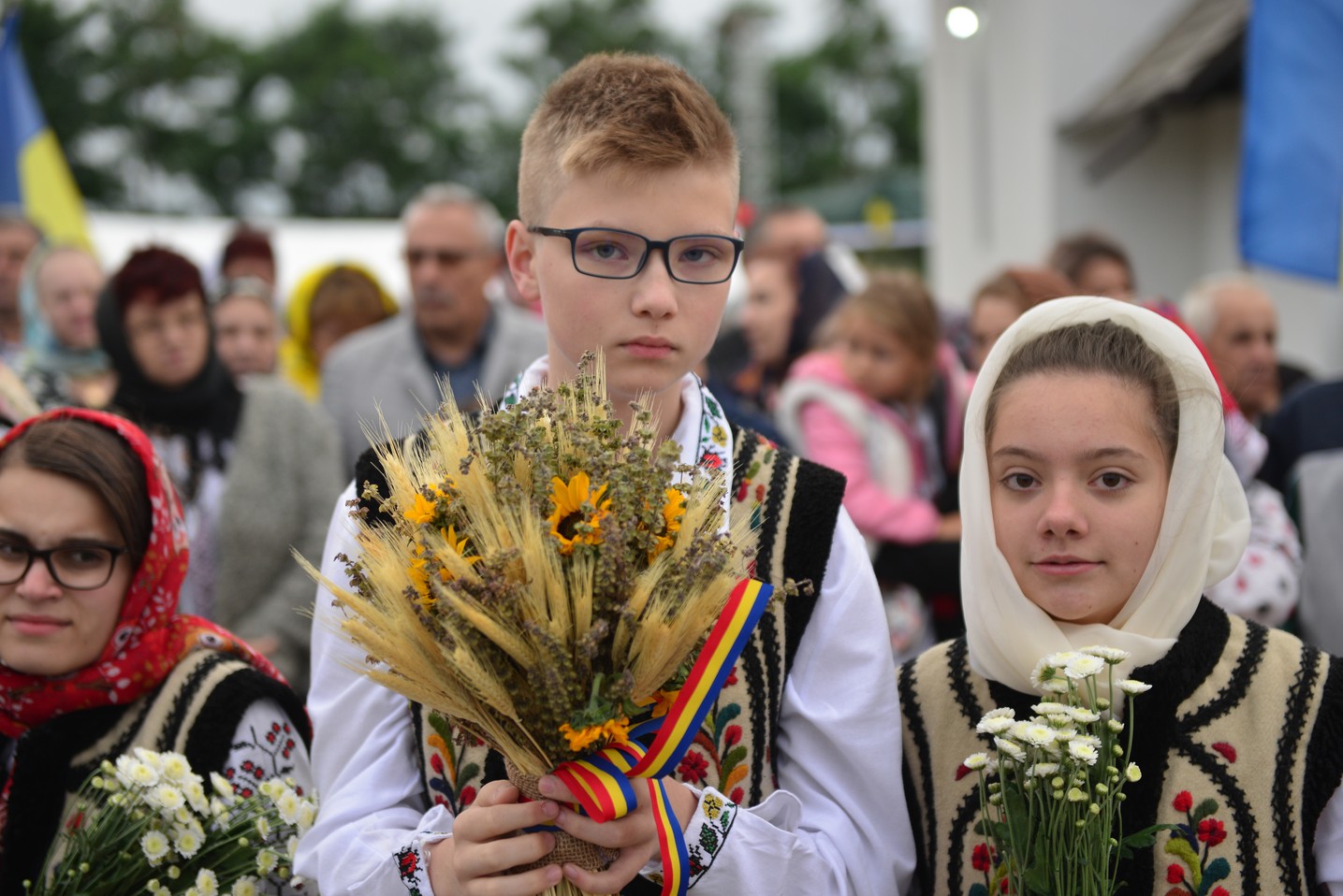 Sfințire de biserică la Bătrânești, Botoșani: „Sfânta Cruce ne identifică, ne arată cine suntem”