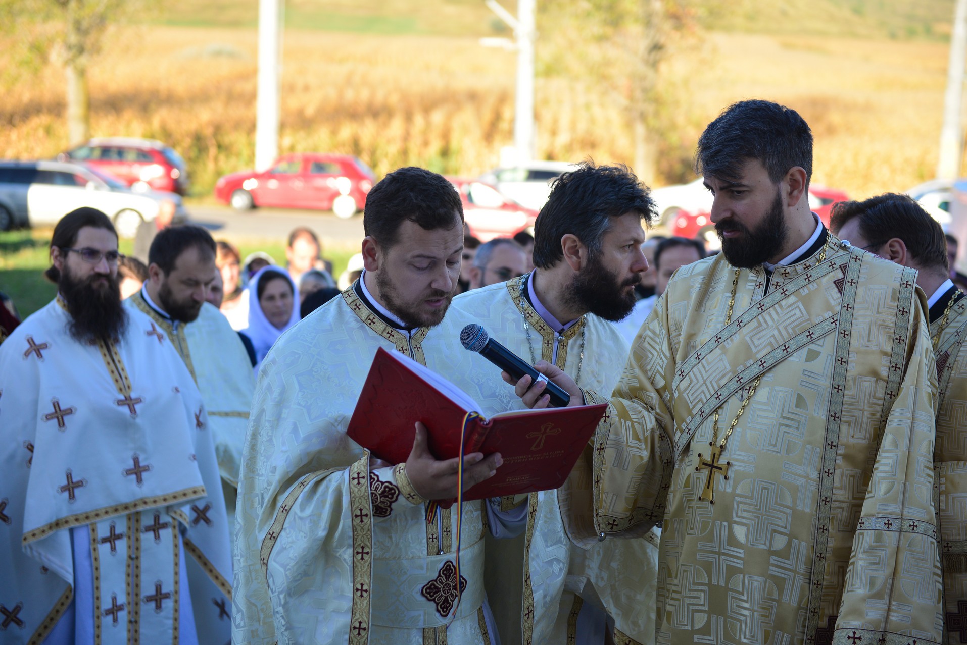 (Foto) Biserică închinată Sfântului Ierarh Mucenic Teodosie de la Brazi, sfințită astăzi la Lețcani