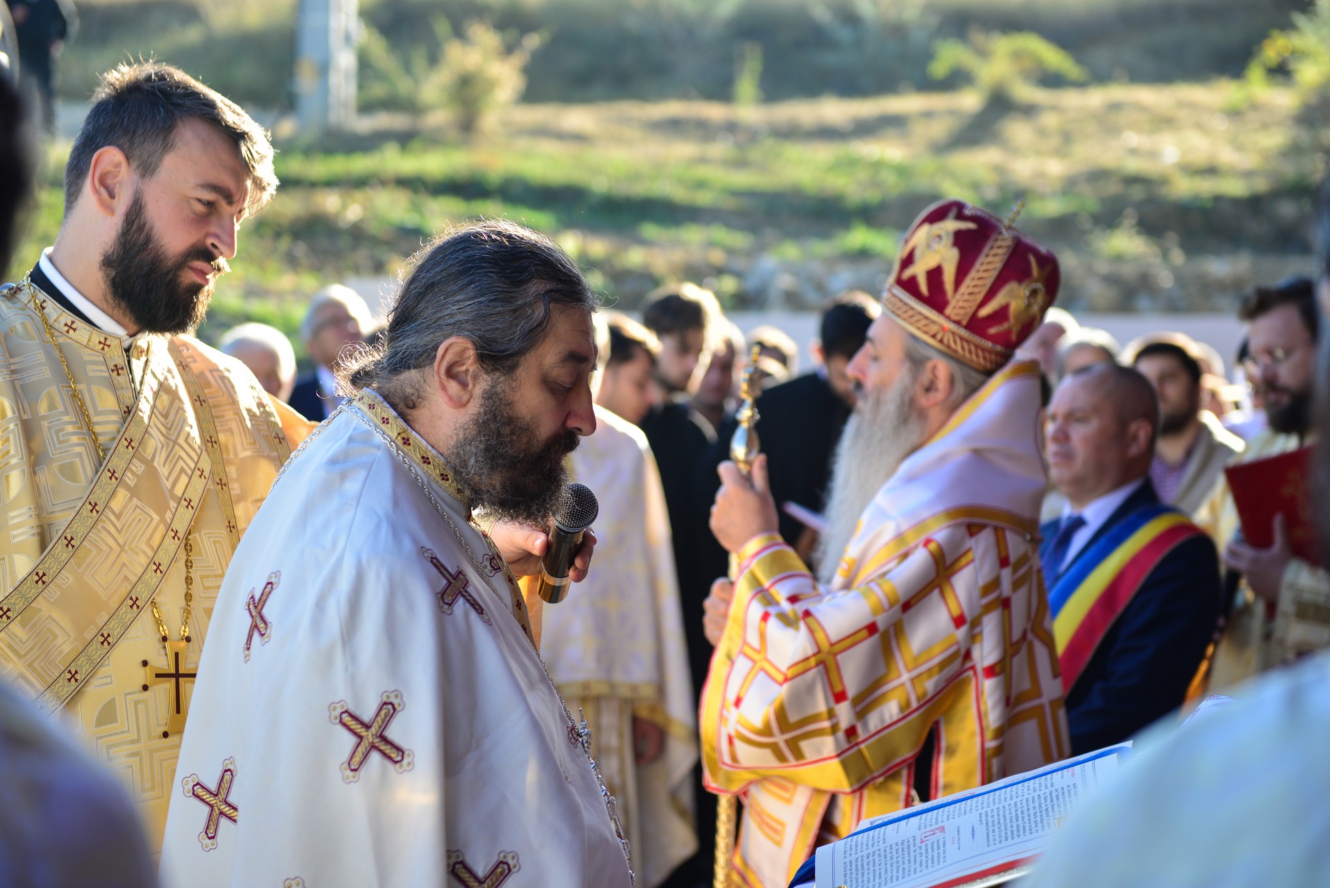 (Foto) Biserică închinată Sfântului Ierarh Mucenic Teodosie de la Brazi, sfințită astăzi la Lețcani