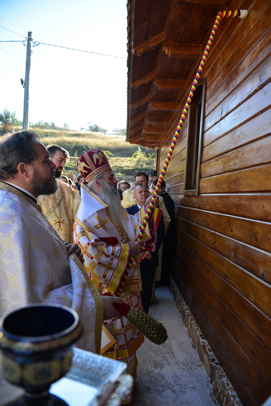 (Foto) Biserică închinată Sfântului Ierarh Mucenic Teodosie de la Brazi, sfințită astăzi la Lețcani