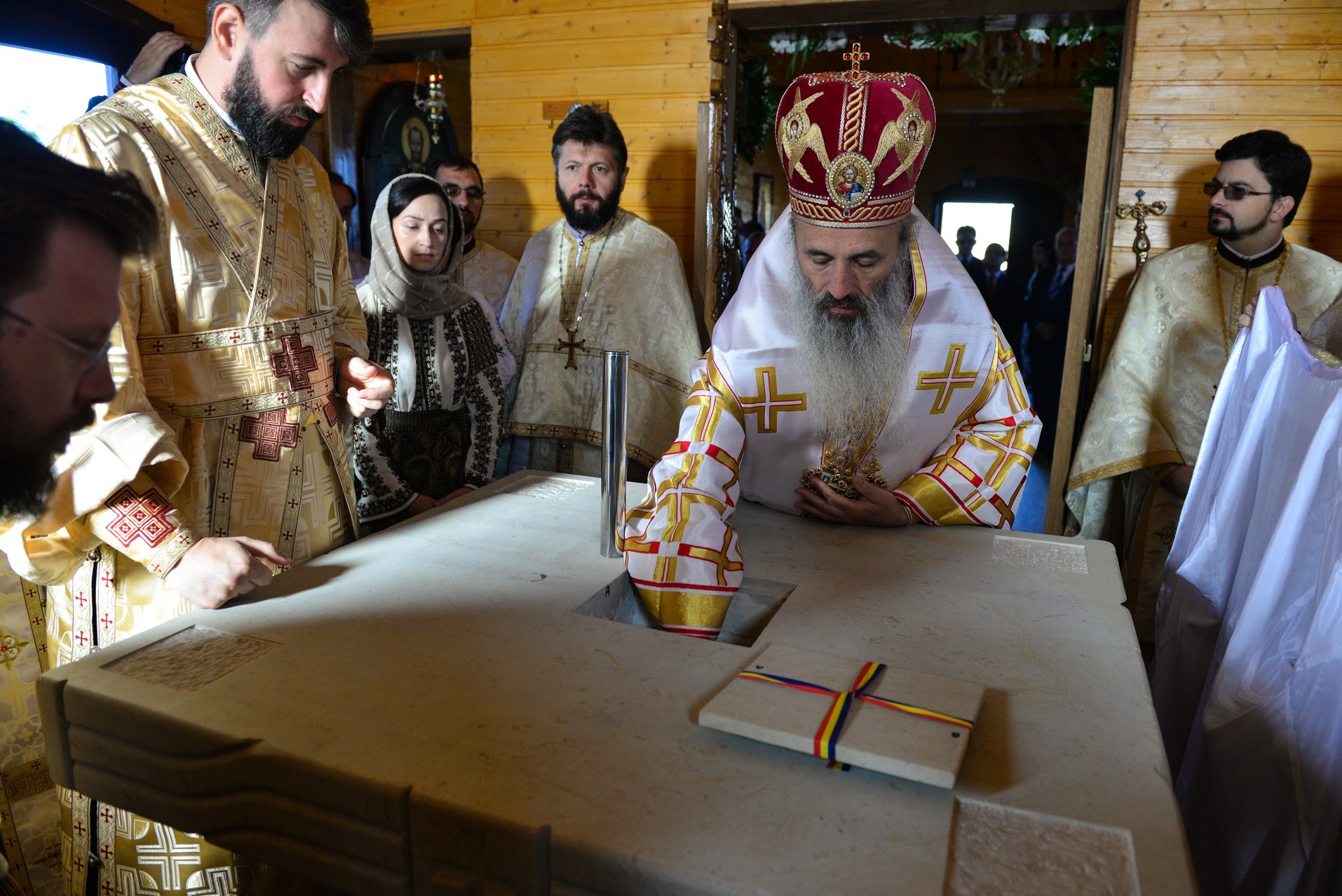 (Foto) Biserică închinată Sfântului Ierarh Mucenic Teodosie de la Brazi, sfințită astăzi la Lețcani