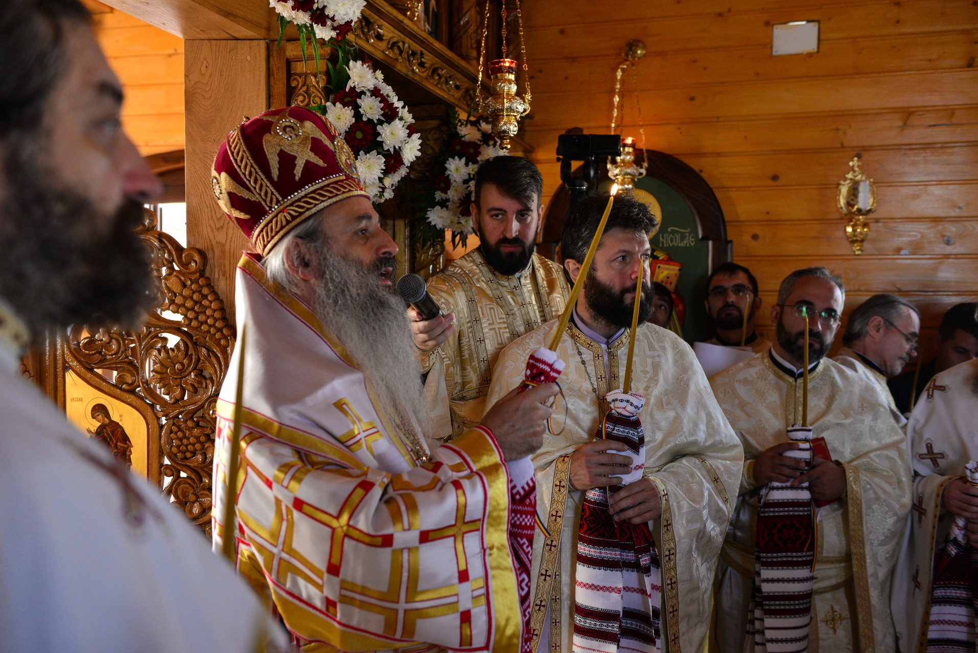 (Foto) Biserică închinată Sfântului Ierarh Mucenic Teodosie de la Brazi, sfințită astăzi la Lețcani