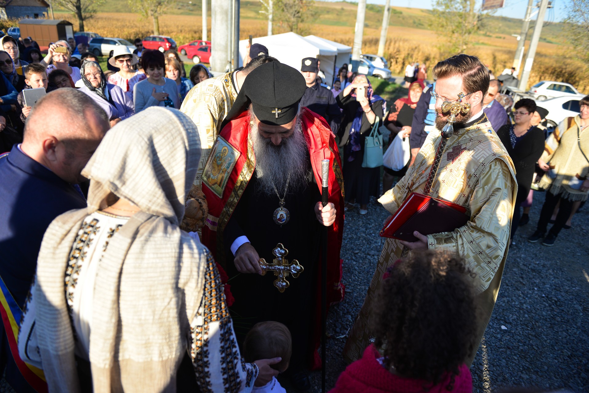 (Foto) Biserică închinată Sfântului Ierarh Mucenic Teodosie de la Brazi, sfințită astăzi la Lețcani
