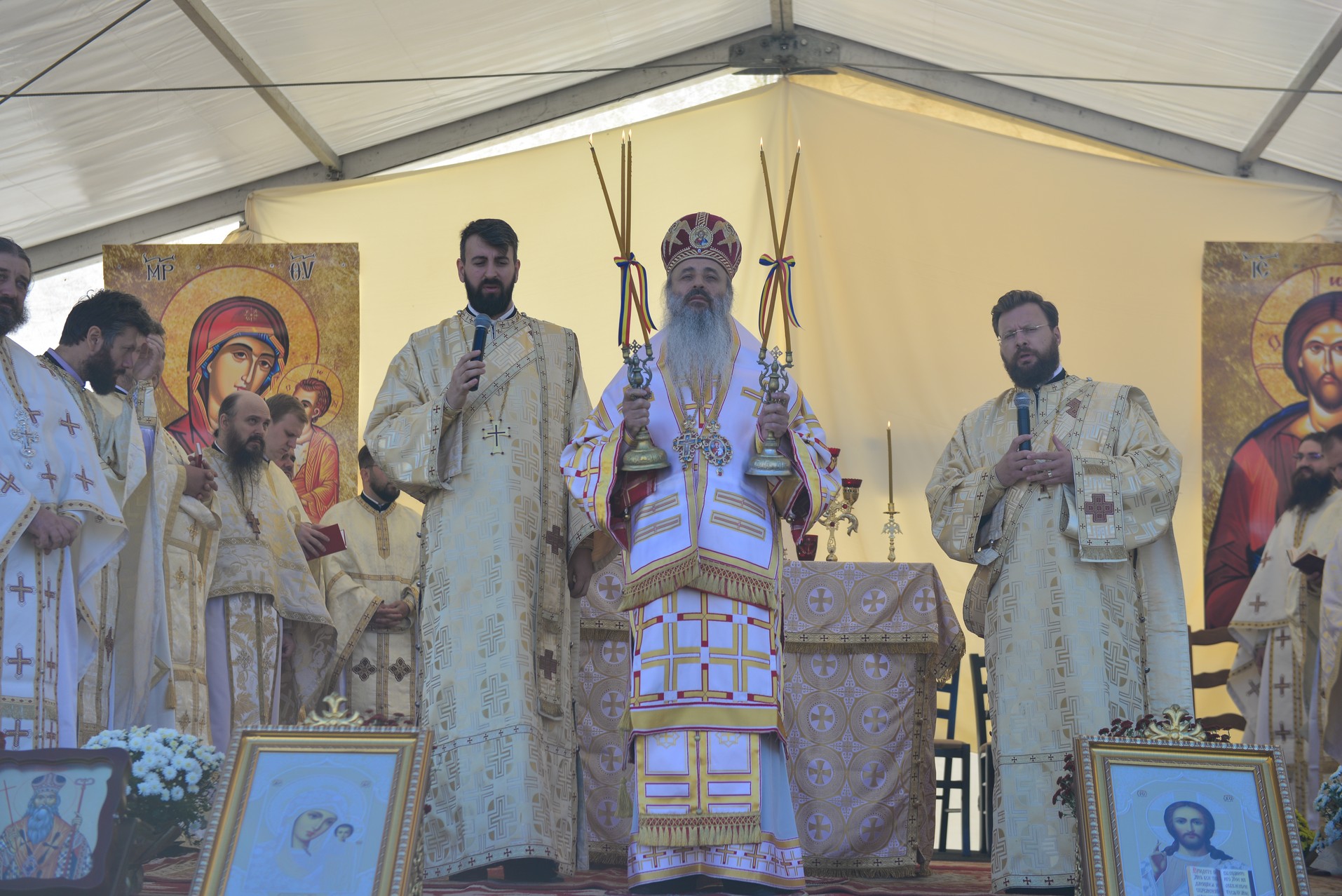 (Foto) Biserică închinată Sfântului Ierarh Mucenic Teodosie de la Brazi, sfințită astăzi la Lețcani