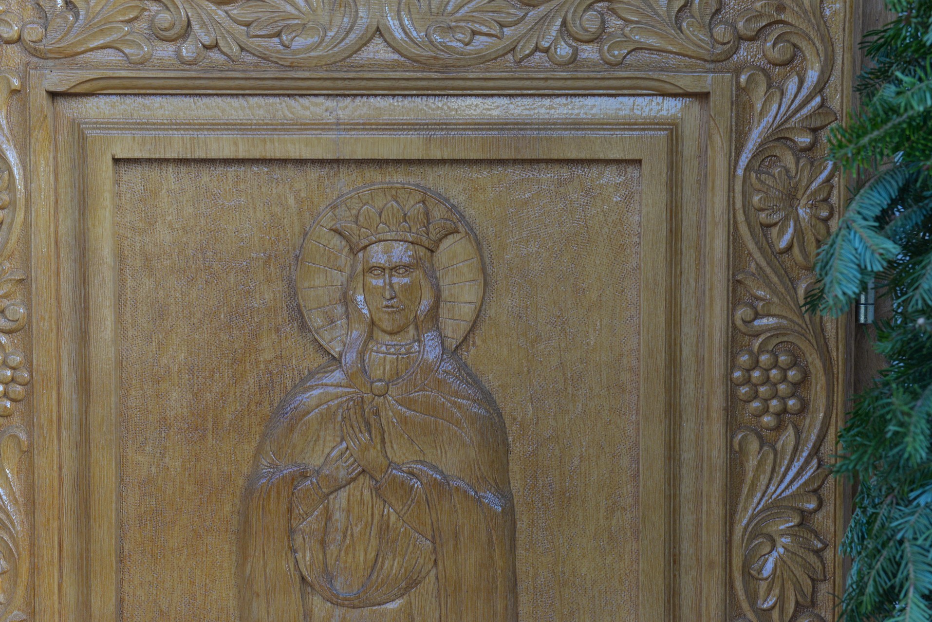 Sfințire de biserică la Netezi, Târgu Neamț: IPS Mitropolit Teofan a săvârșit slujba de târnosire