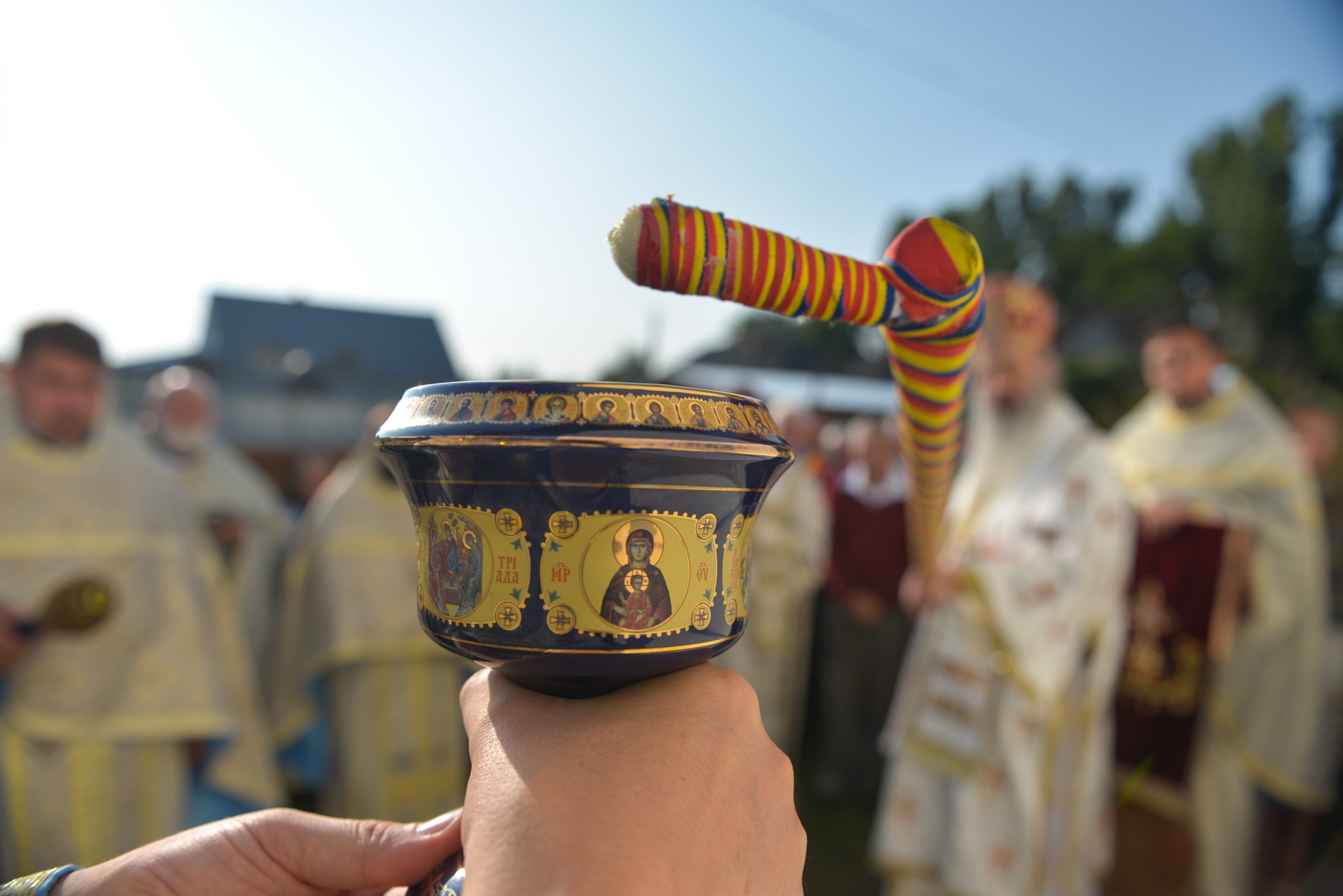 Sfințire de biserică la Netezi, Târgu Neamț: IPS Mitropolit Teofan a săvârșit slujba de târnosire