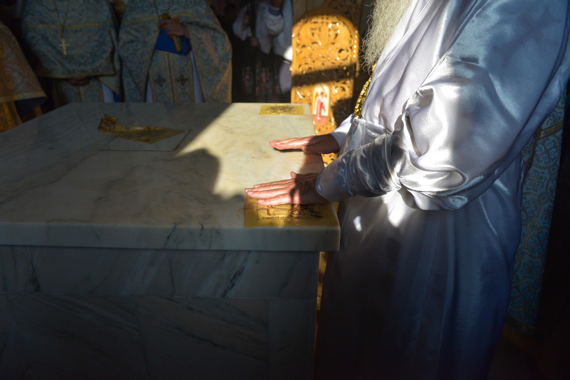 Sfințire de biserică la Netezi, Târgu Neamț: IPS Mitropolit Teofan a săvârșit slujba de târnosire