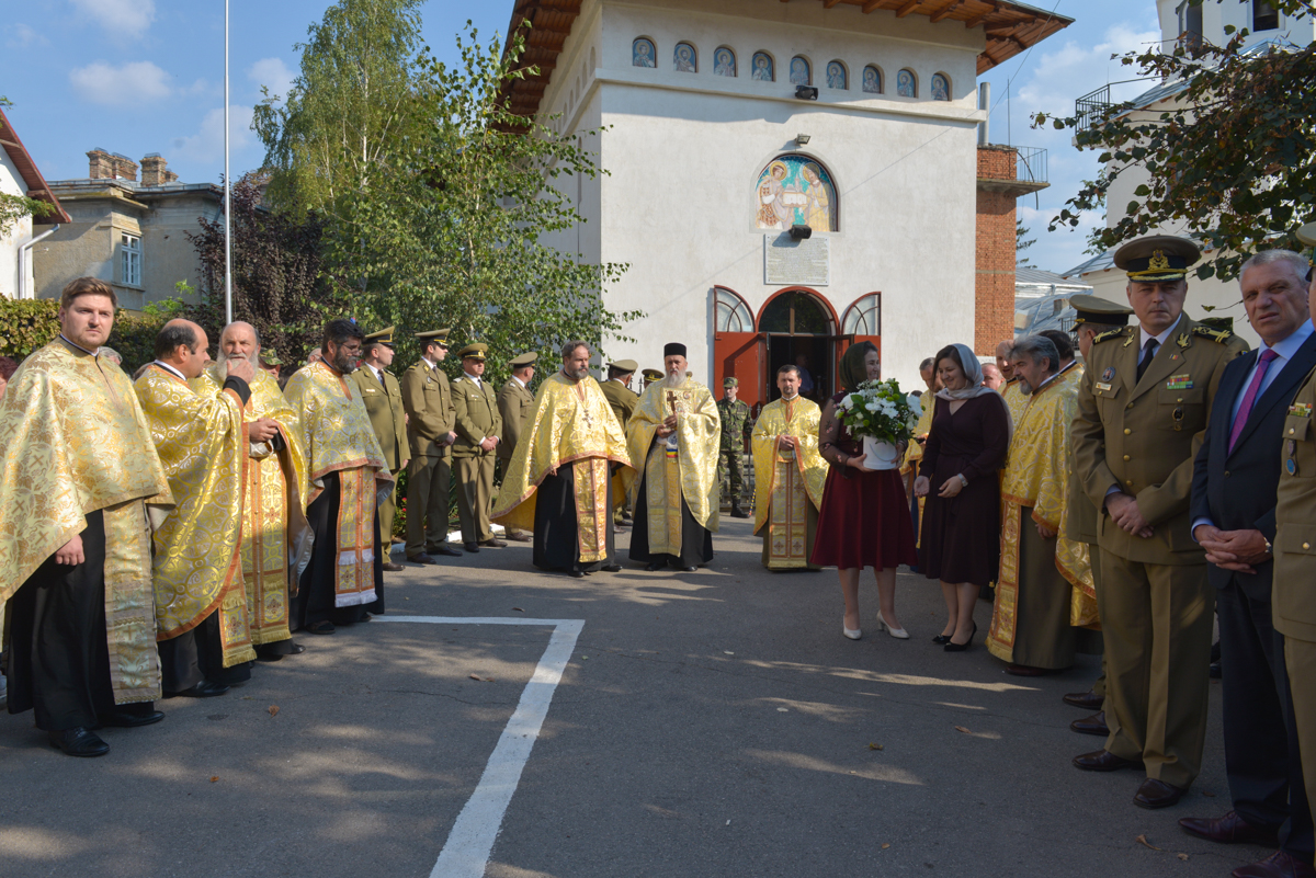 Sfințire de clopotniță la biserica Cercului Militar Botoșani Sfințire de clopotniță la biserica Cercului Militar Botoșani