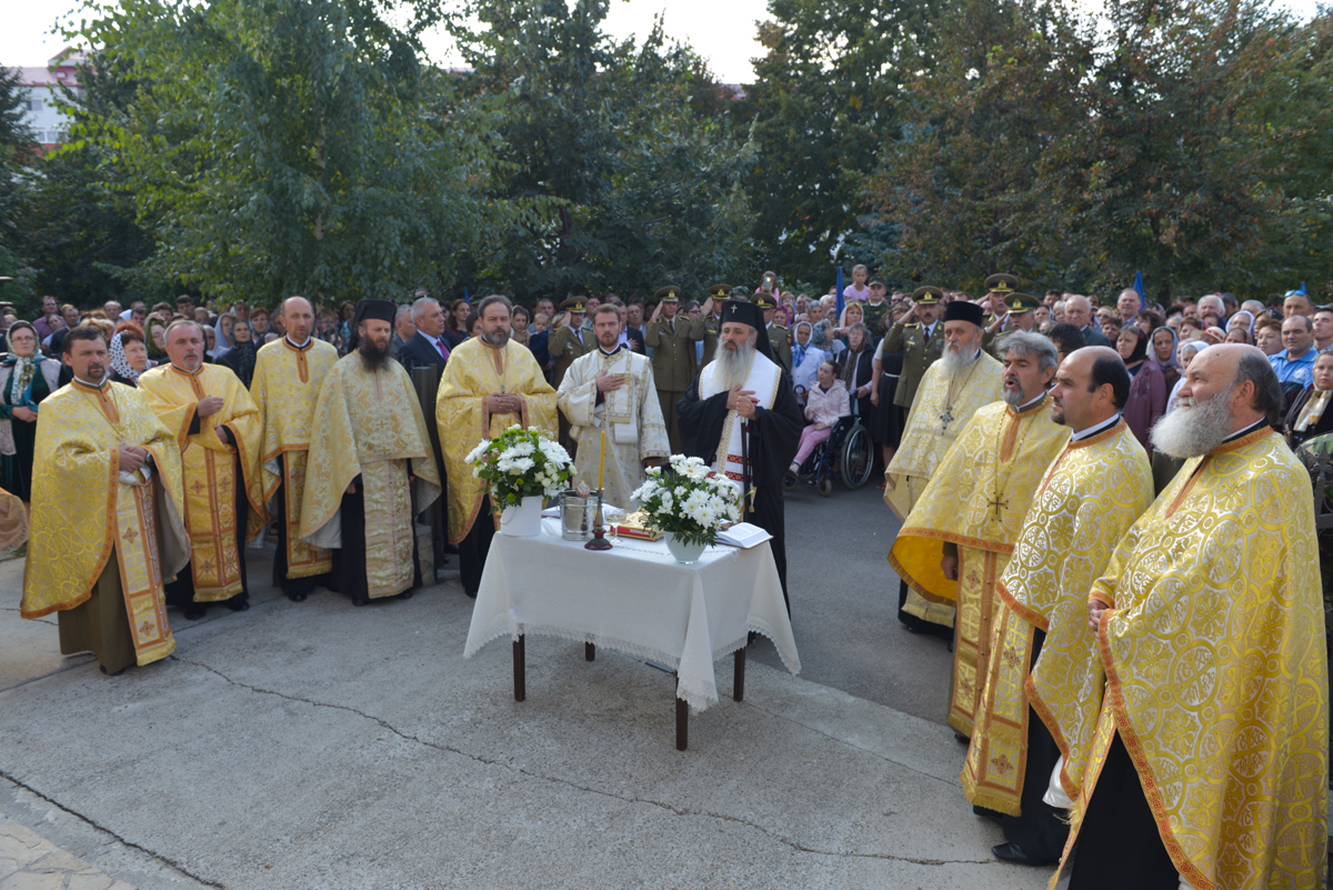 Sfințire de clopotniță la biserica Cercului Militar Botoșani