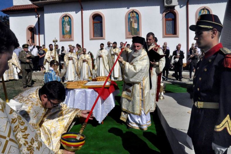 Biserica Parohiei Odobeşti, resfinţită de IPS Ioachim