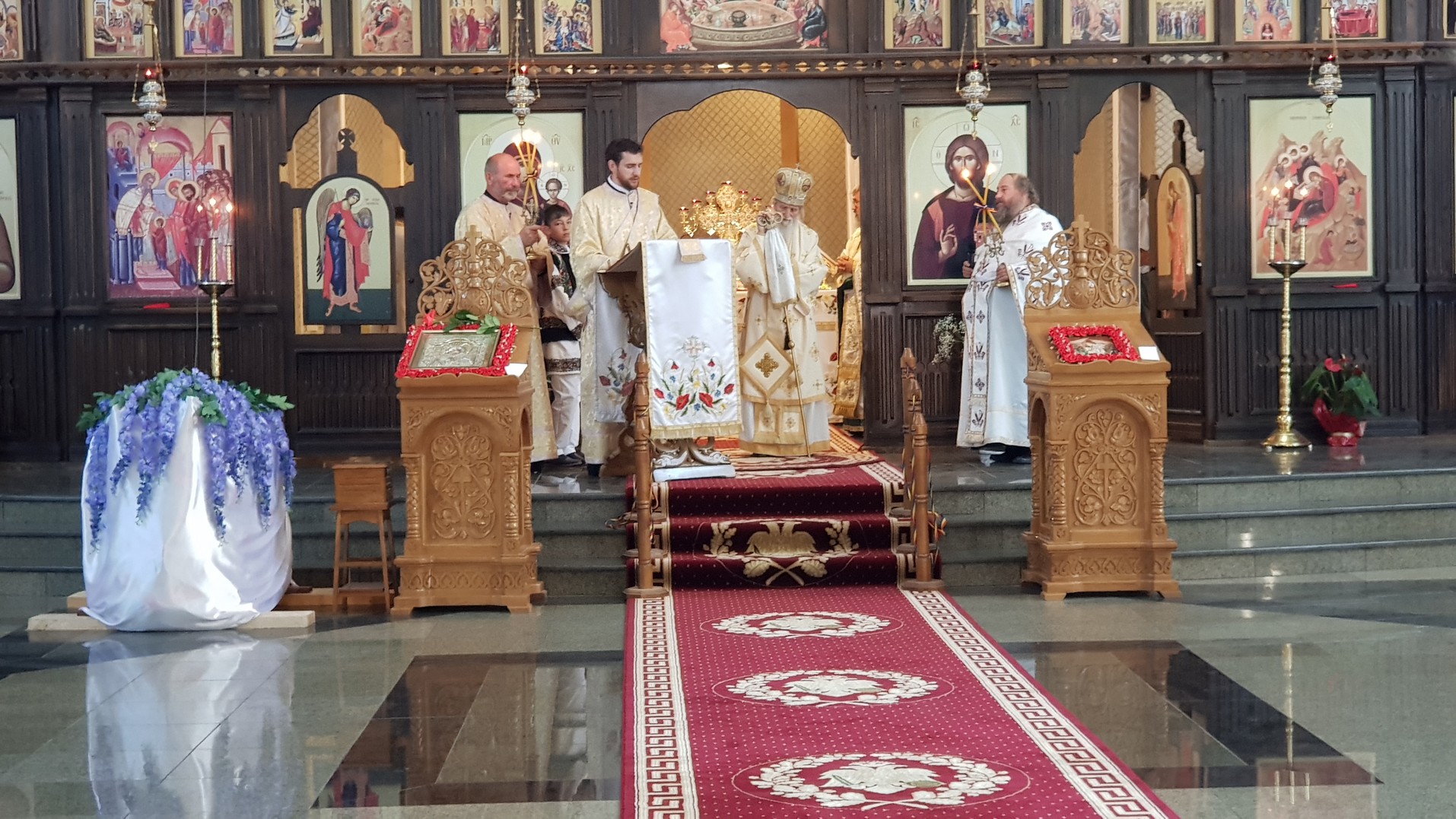 Înaltpreasfințitul Părinte Pimen, la Suceava: „Voința lui Dumnezeu este sfințirea vieții noastre”