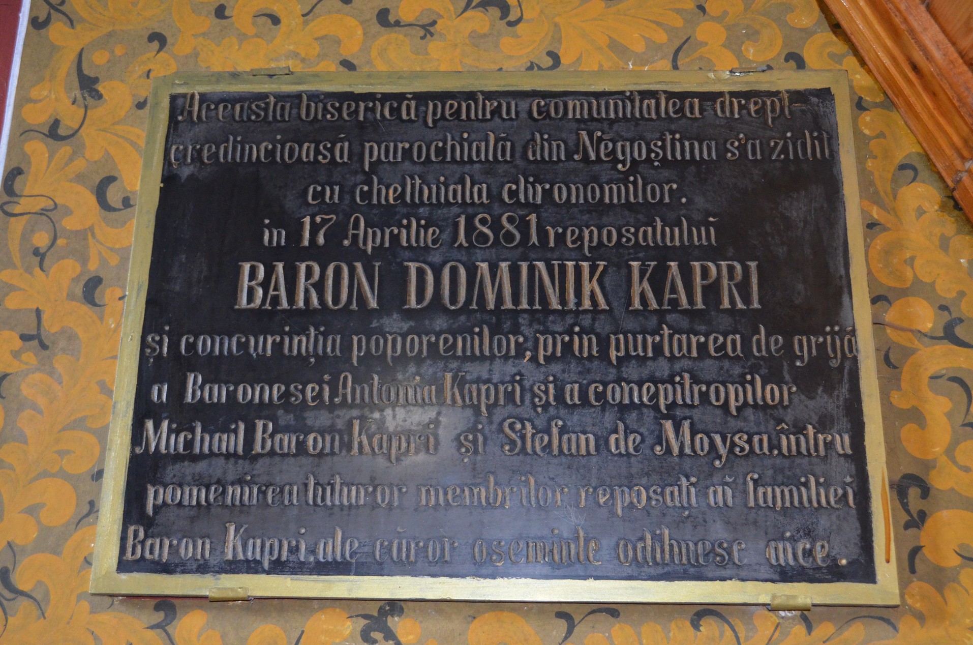 Slujire arhierească la Negostina: răspunsurile liturgice au fost date în limba română şi în limba ucraineană