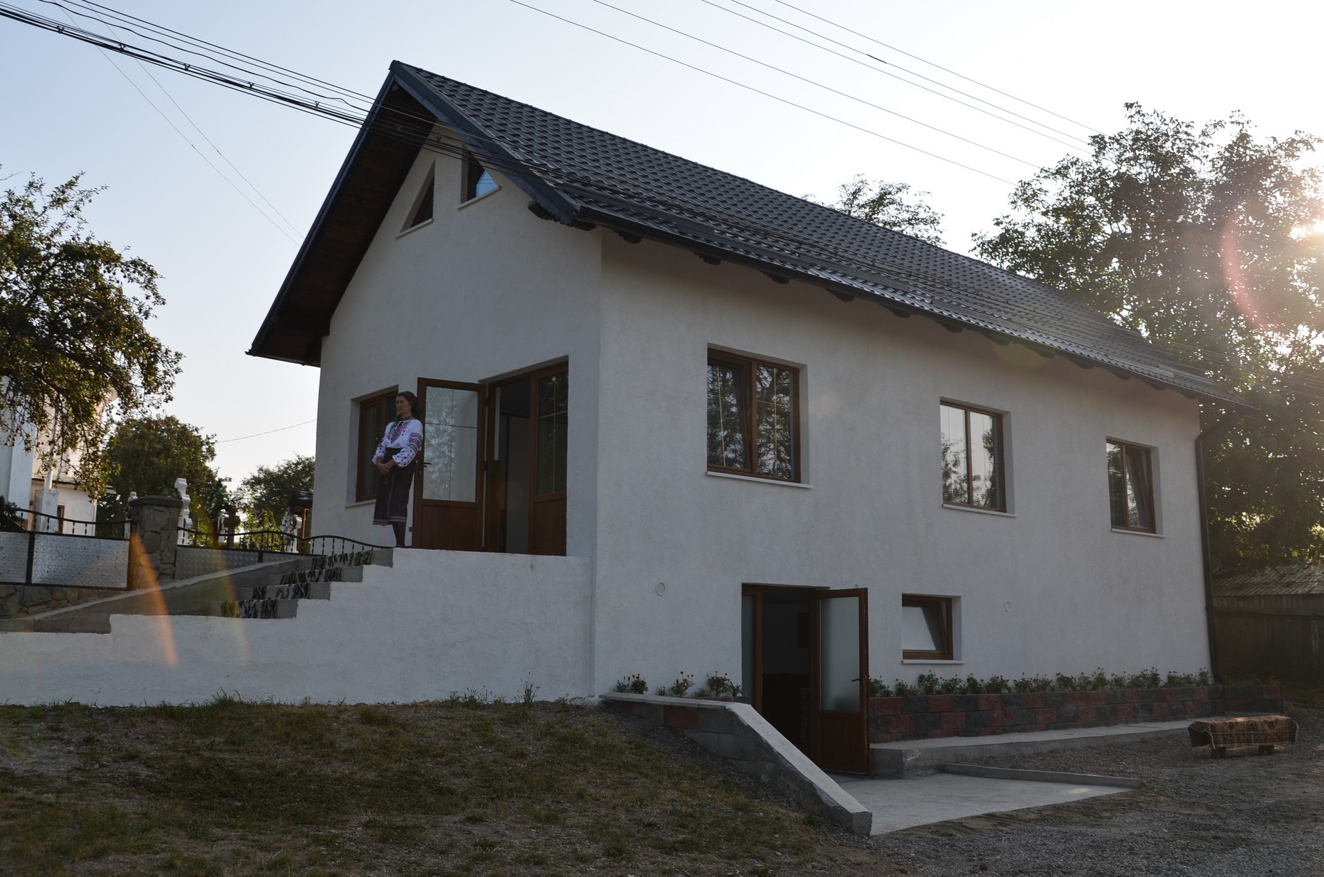 Slujire arhierească la Negostina: răspunsurile liturgice au fost date în limba română şi în limba ucraineană