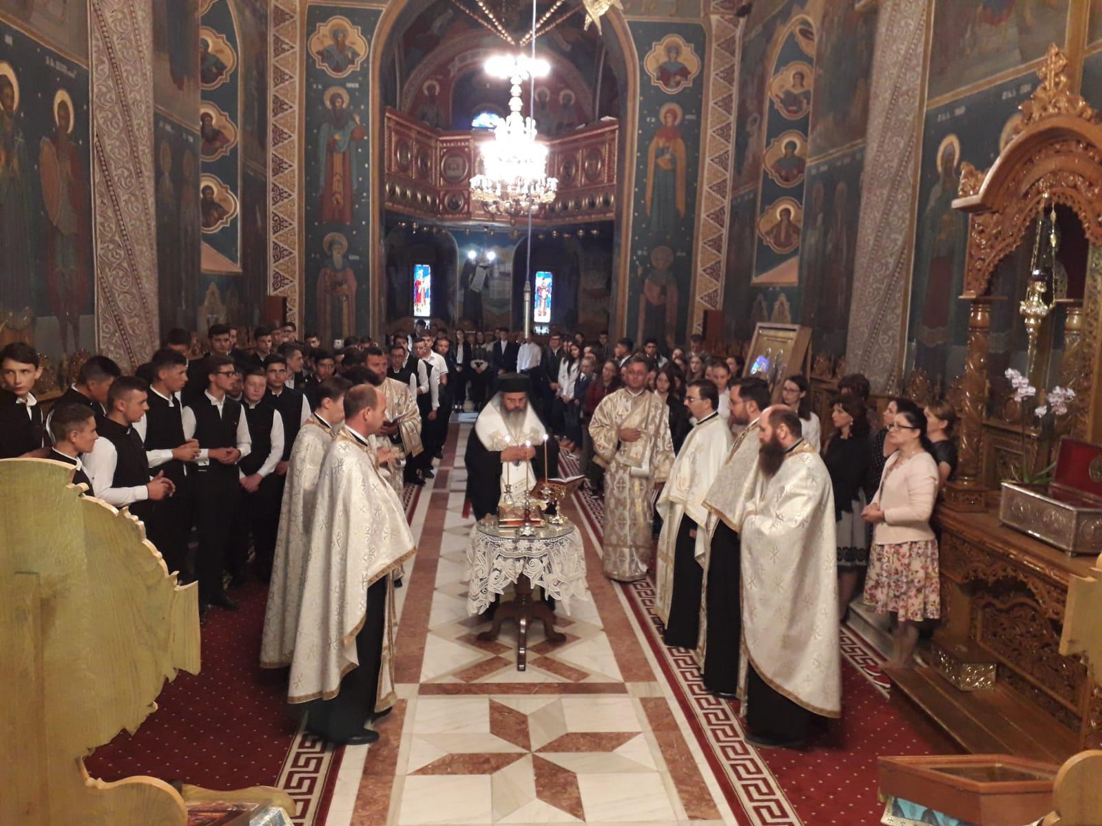 Debutul noului an şcolar la seminariile din Roman şi Huşi