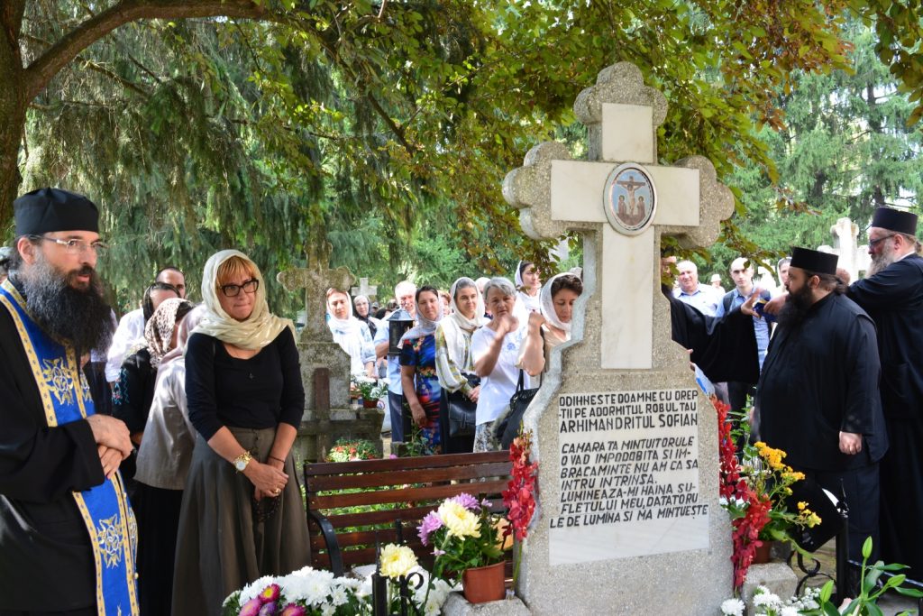 Slujbă de pomenire pentru părintele Sofian Boghiu, la 16 ani de la trecerea la cele veşnicie