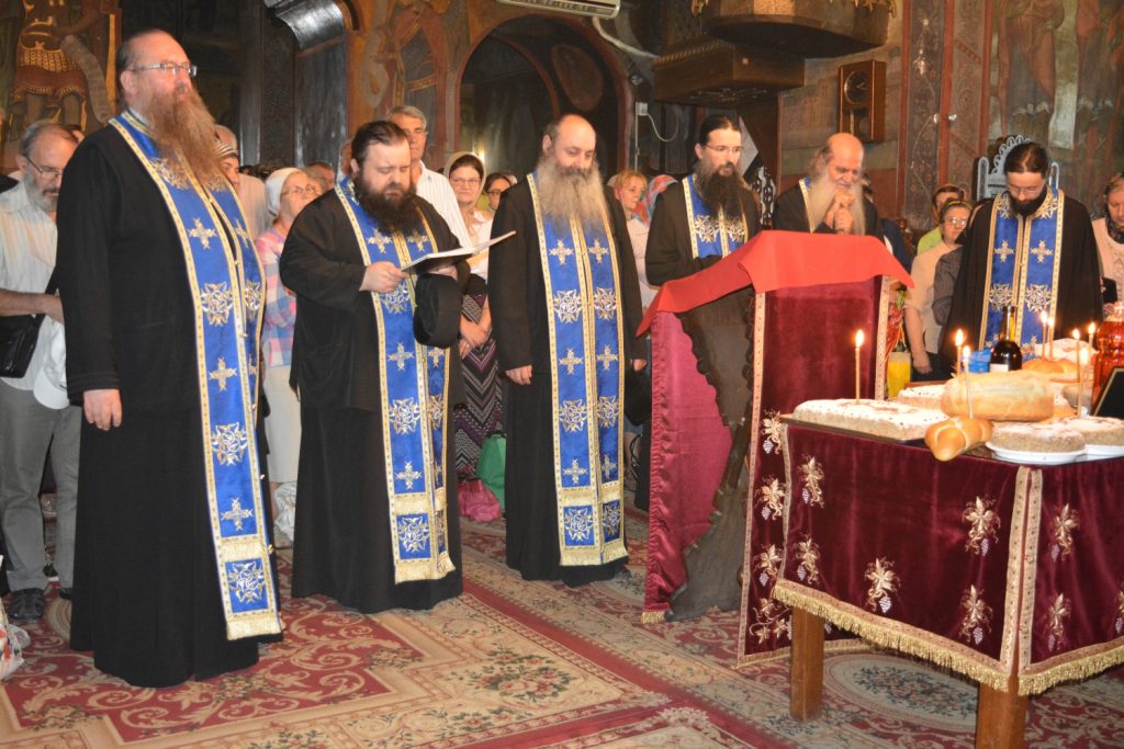 Slujbă de pomenire pentru părintele Sofian Boghiu, la 16 ani de la trecerea la cele veşnicie