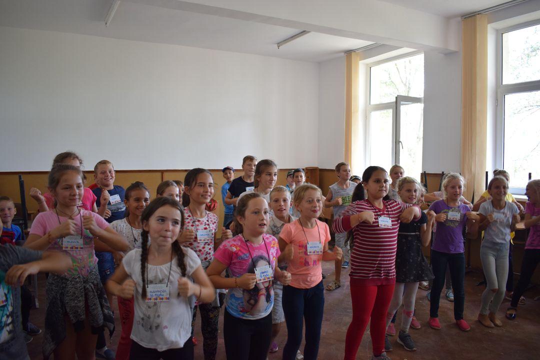 Peste 120 de copii în Tabăra „Copilărie și credință” din Tăcuta – PS Ignatie: „Prioritatea Bisericii este investiția spirituală în copilași și în tineri”