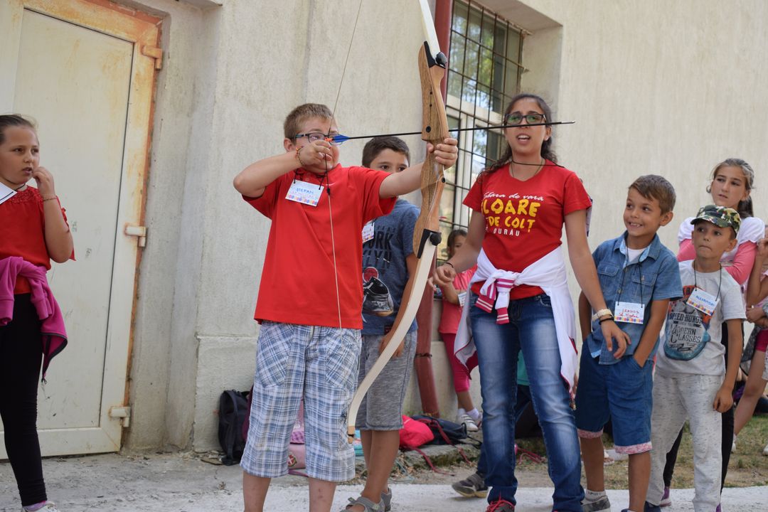 Peste 120 de copii în Tabăra „Copilărie și credință” din Tăcuta – PS Ignatie: „Prioritatea Bisericii este investiția spirituală în copilași și în tineri”