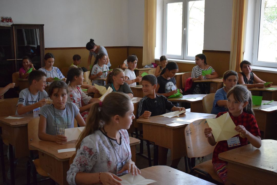 Peste 120 de copii în Tabăra „Copilărie și credință” din Tăcuta – PS Ignatie: „Prioritatea Bisericii este investiția spirituală în copilași și în tineri”