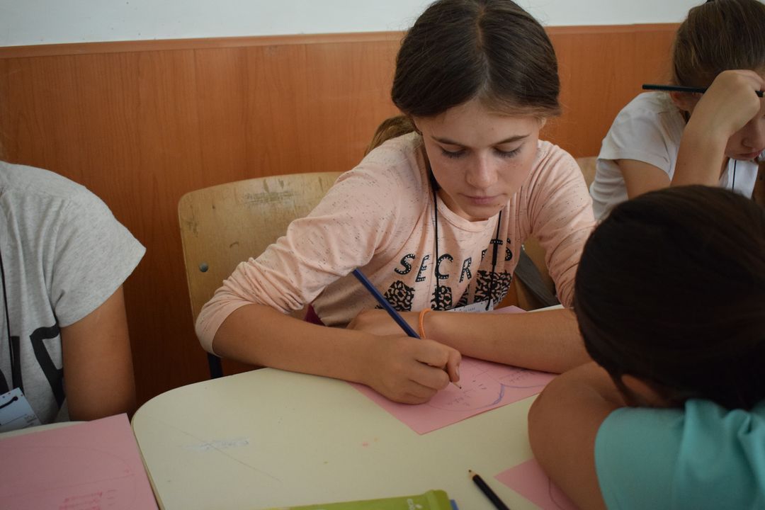 Peste 120 de copii în Tabăra „Copilărie și credință” din Tăcuta – PS Ignatie: „Prioritatea Bisericii este investiția spirituală în copilași și în tineri”