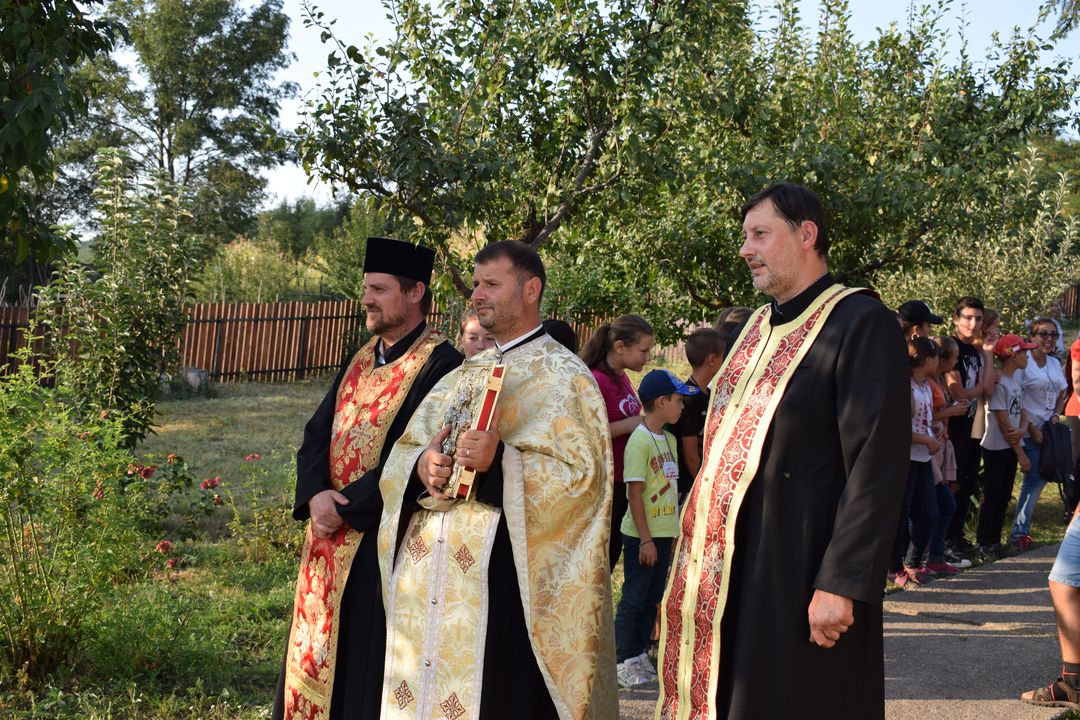 Peste 120 de copii în Tabăra „Copilărie și credință” din Tăcuta – PS Ignatie: „Prioritatea Bisericii este investiția spirituală în copilași și în tineri”