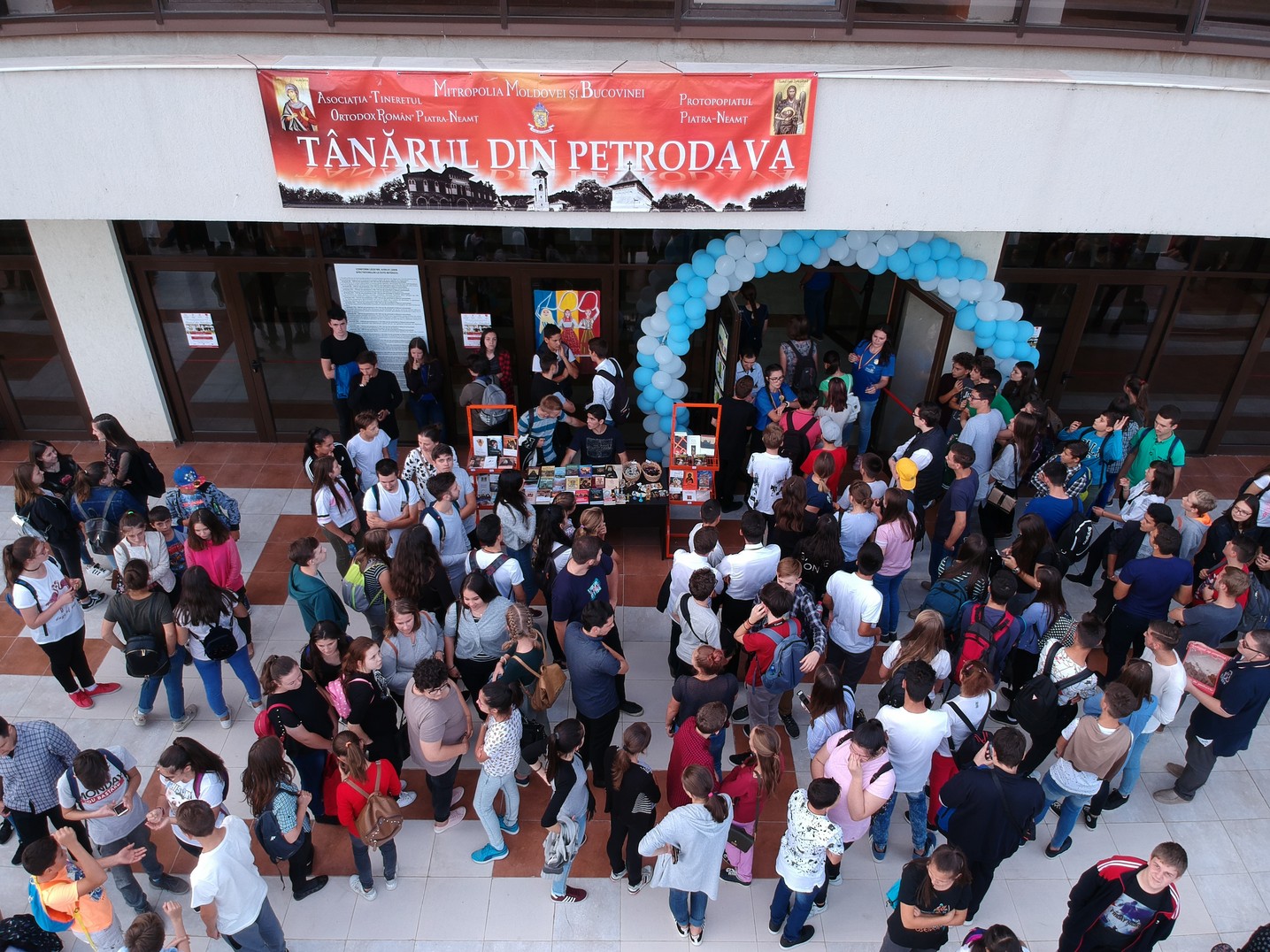 „Tânărul din Petrodava”, la final: 450 de tineri au încercat să descopere tainele mărturisirii, a jertfei și trăirii ortodoxe