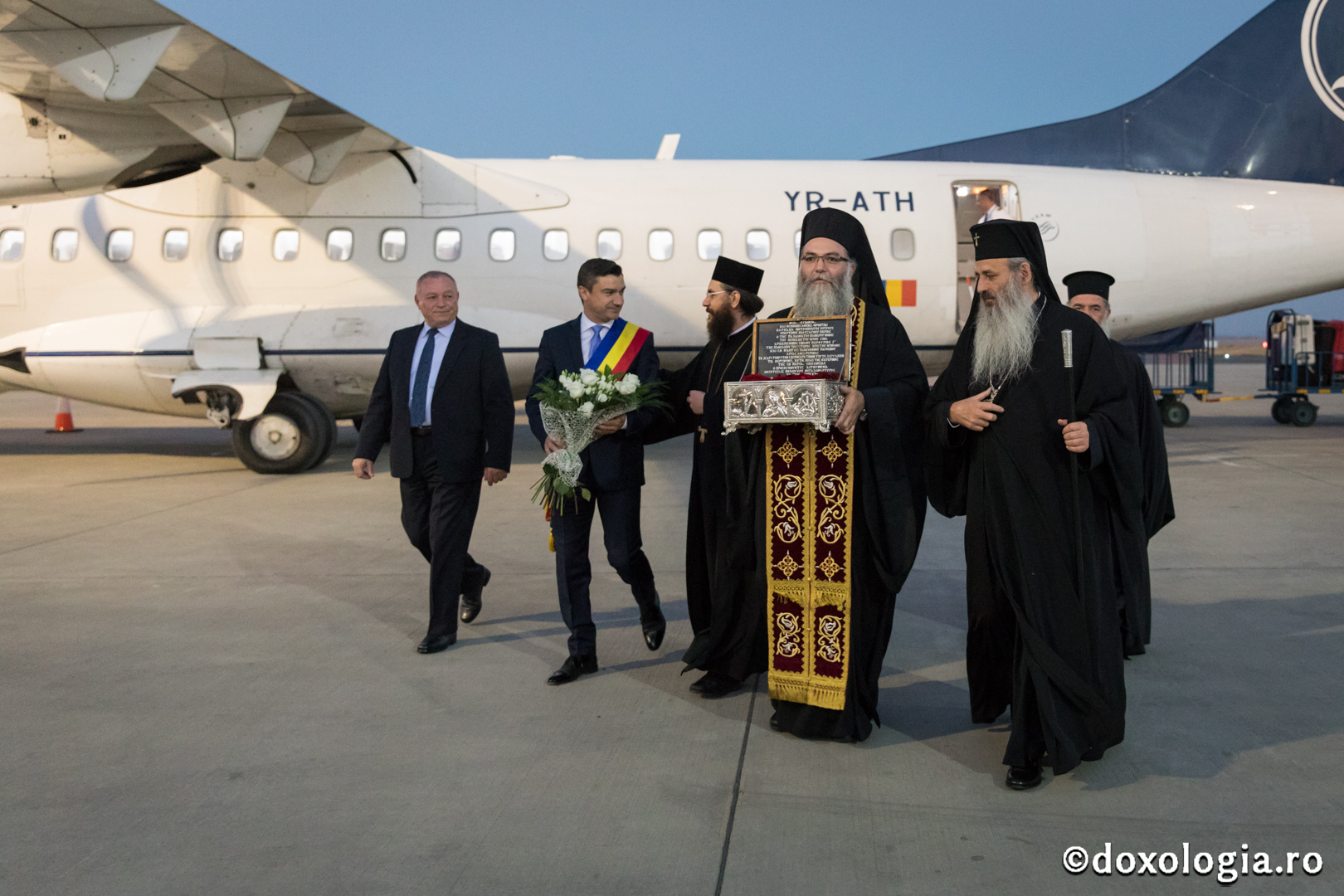 (Foto) Moaştele Sfintei Mari Mucenițe Ecaterina, aduse la Iaşi cu prilejul hramului Sfintei Cuvioase Parascheva