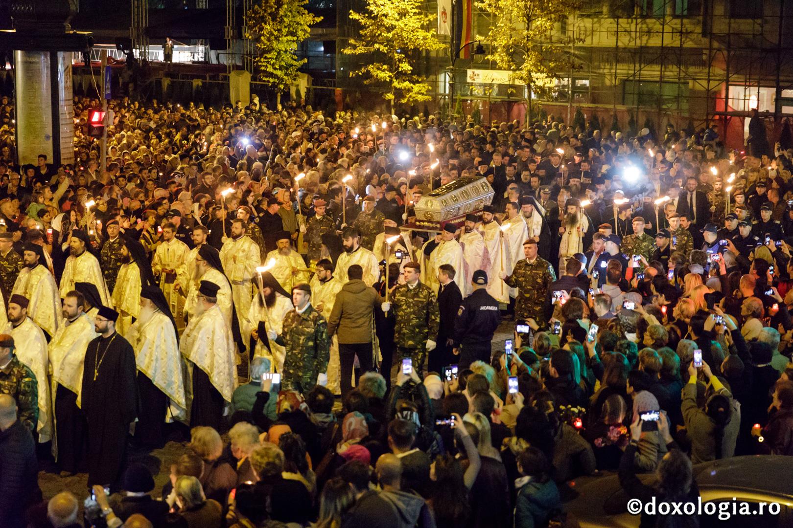 (Video) Mii de credincioși la Pelerinajul „Calea Sfinților”