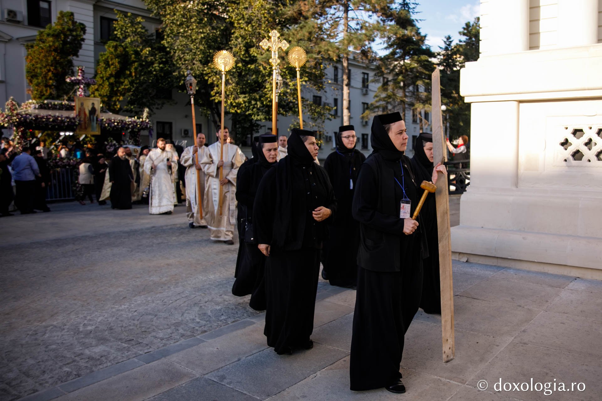 Hramul Mitropoliei Moldovei și Bucovinei la final: Moaștele Sfintei Parascheva au fost așezate în Catedrala Mitropolitană din Iași
