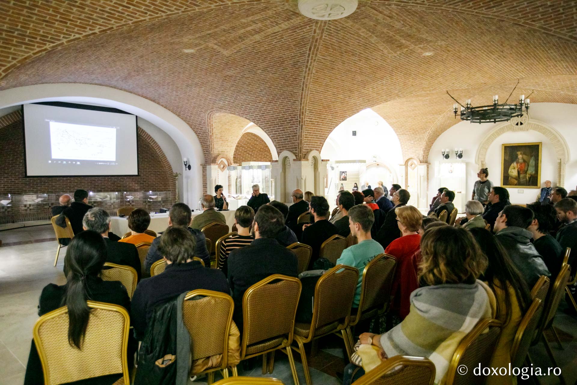 Conferința „Catedralele Unirii” și vernisajul „Arhitectura Centenarului”, la Muzeul Mitropolitan Iași