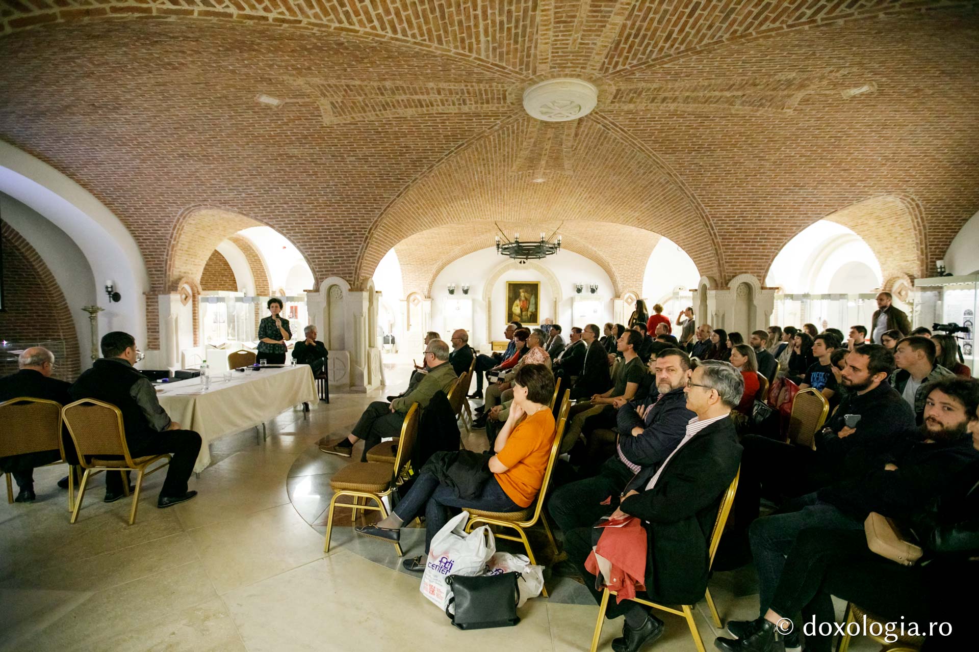 Conferința „Catedralele Unirii” și vernisajul „Arhitectura Centenarului”, la Muzeul Mitropolitan Iași