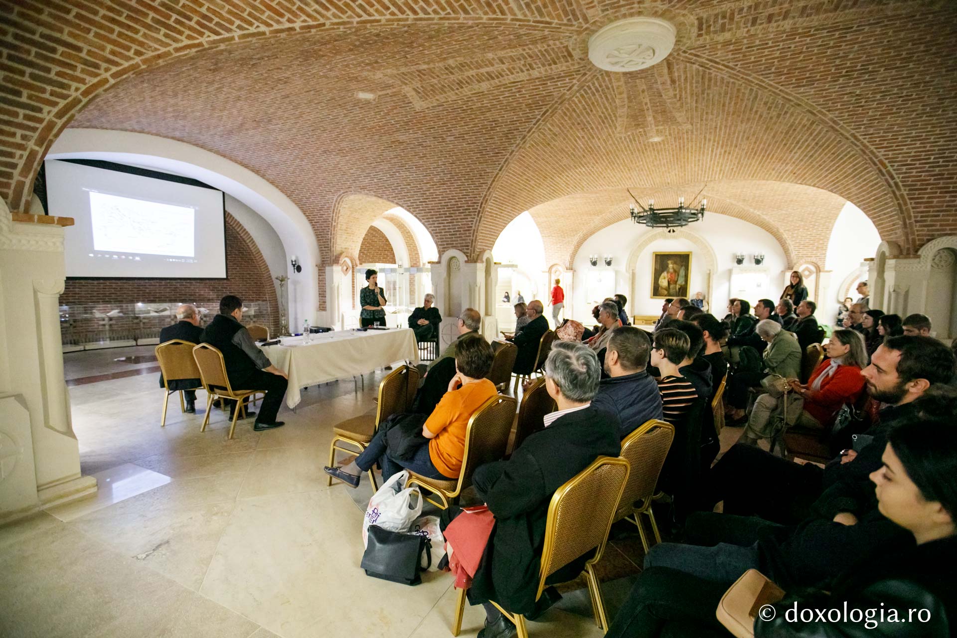 Conferința „Catedralele Unirii” și vernisajul „Arhitectura Centenarului”, la Muzeul Mitropolitan Iași