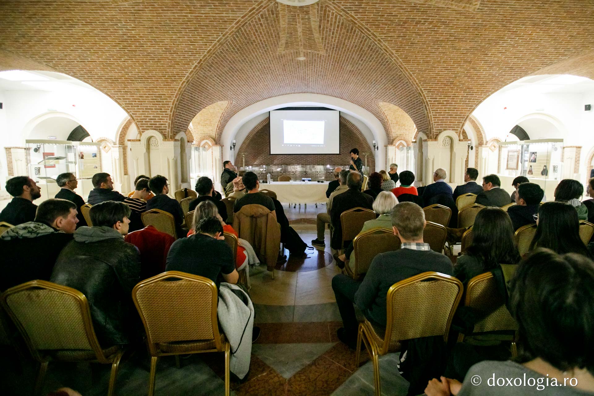 Conferința „Catedralele Unirii” și vernisajul „Arhitectura Centenarului”, la Muzeul Mitropolitan Iași