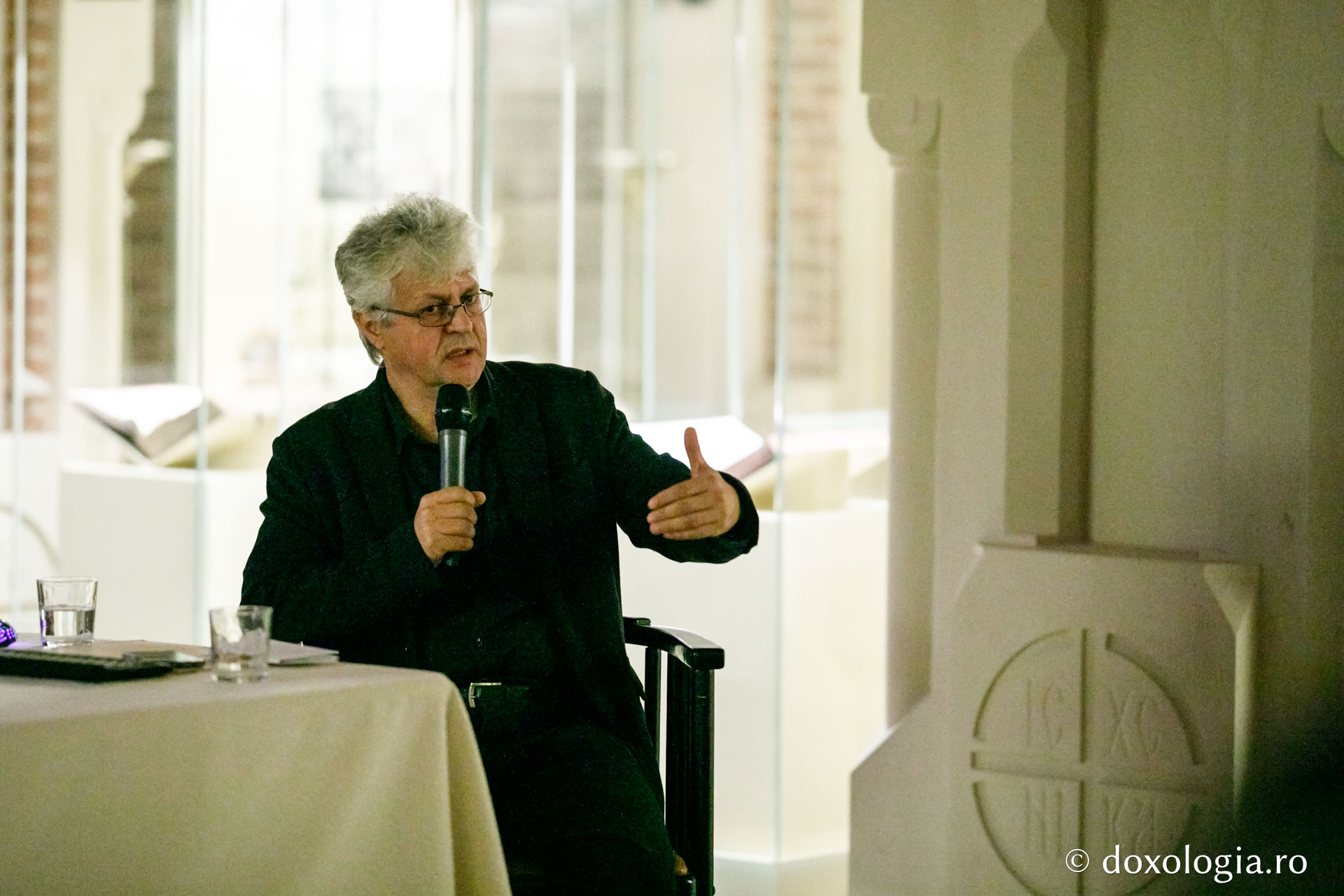 Conferința „Catedralele Unirii” și vernisajul „Arhitectura Centenarului”, la Muzeul Mitropolitan Iași