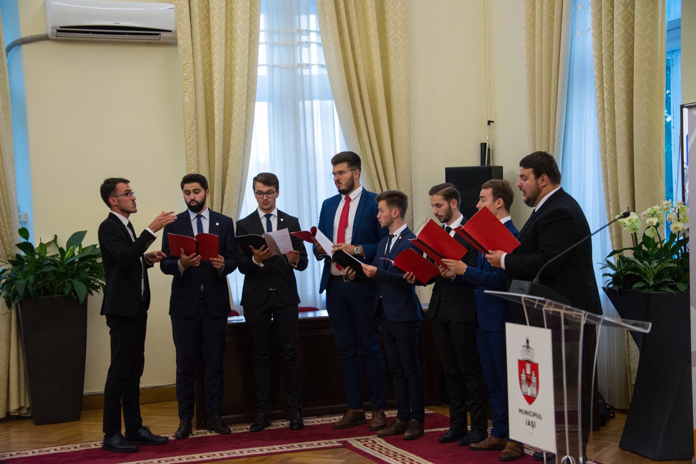 „Formal de Bun Venit” la Colegiul „Sfântul Nicolae” din Iași: „Fiind împreună, puteți să păstrați o atitudine corespunzătoare”