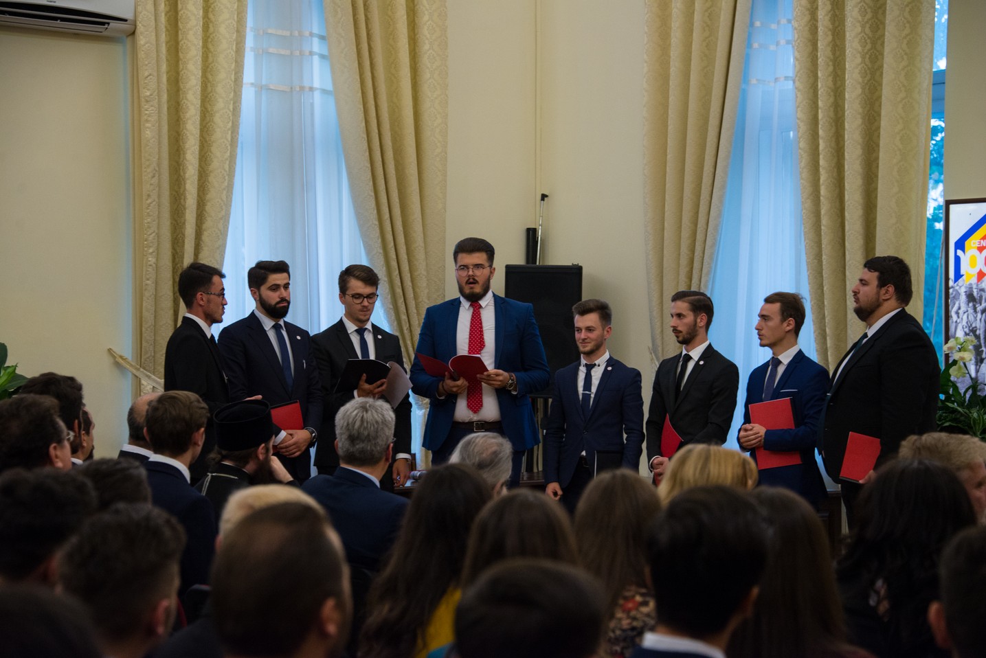 „Formal de Bun Venit” la Colegiul „Sfântul Nicolae” din Iași: „Fiind împreună, puteți să păstrați o atitudine corespunzătoare”