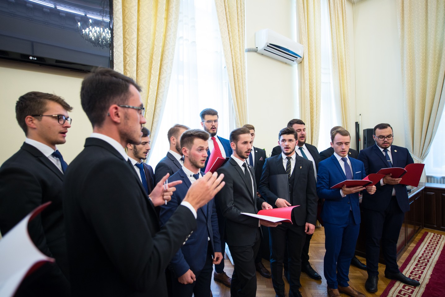 „Formal de Bun Venit” la Colegiul „Sfântul Nicolae” din Iași: „Fiind împreună, puteți să păstrați o atitudine corespunzătoare”