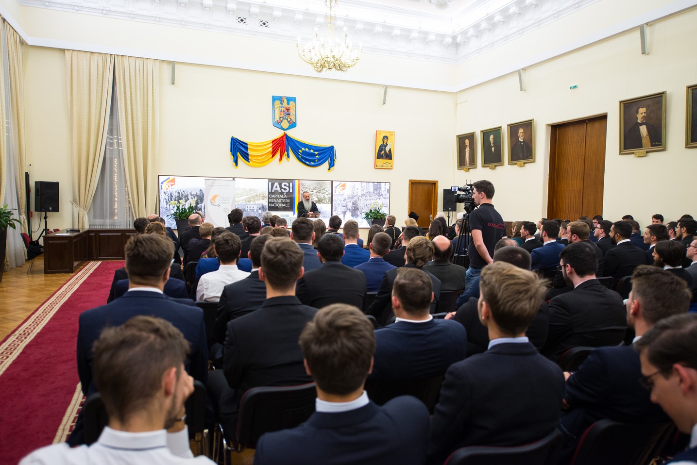 „Formal de Bun Venit” la Colegiul „Sfântul Nicolae” din Iași: „Fiind împreună, puteți să păstrați o atitudine corespunzătoare”